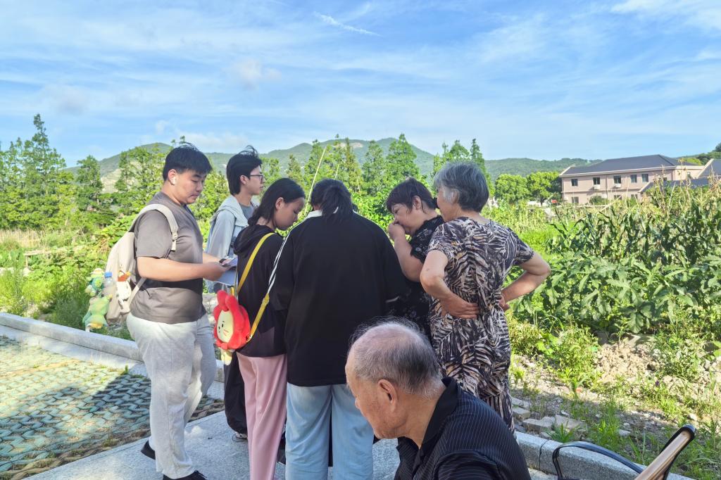 村民们对“月老”文化详细了解农产品种